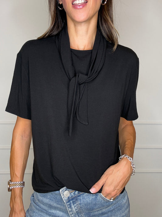 Maglia con foulard
