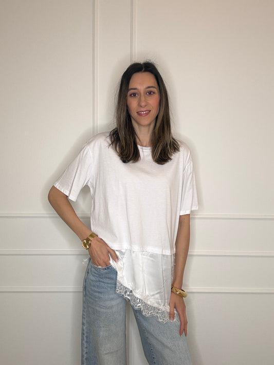 T-shirt asimmetrica pizzo