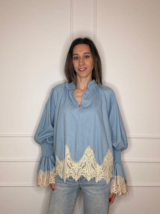 Blusa chambray e pizzo
